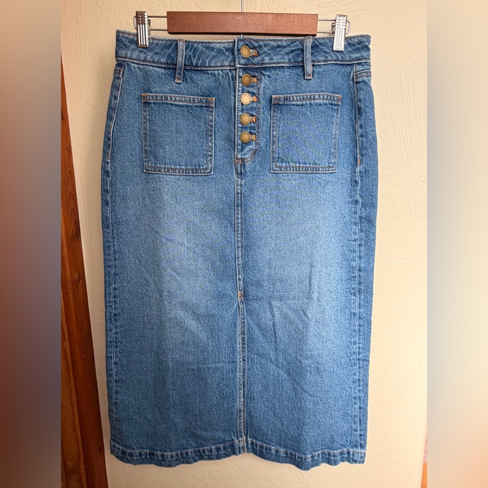 BRAND NEW- Ann Taylor Blue Skirt with Front Patch Pockets